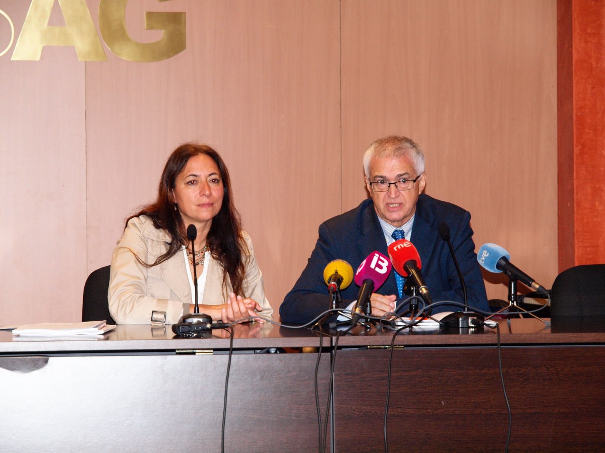 La presidenta de APIB, Ángeles Durán, y el presidente de FAPE, Nemesio Rodríguez, este jueves en la rueda de prensa.